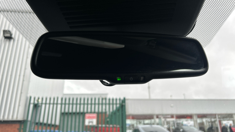 Nissan Juke 1.0 DiG-T 114 N-Connecta 5dr Petrol Hatchback